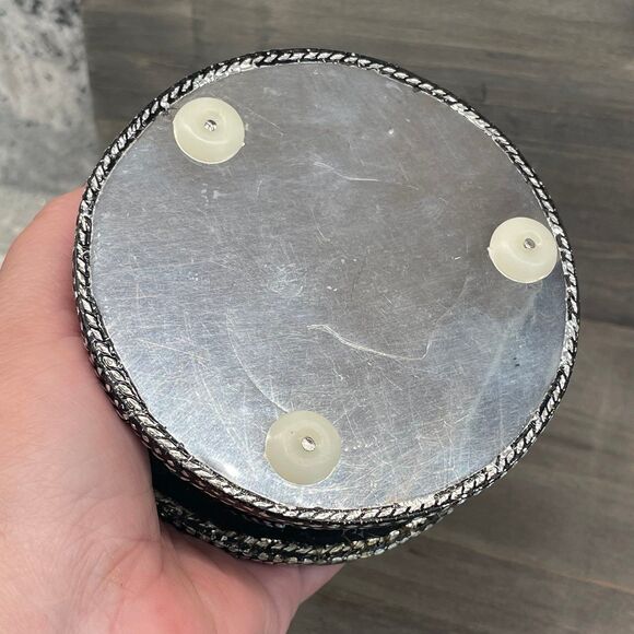 Vintage Style Round Filigree Silver Tone Mini Storage Gift Trinket Box - Picture 8 of 9